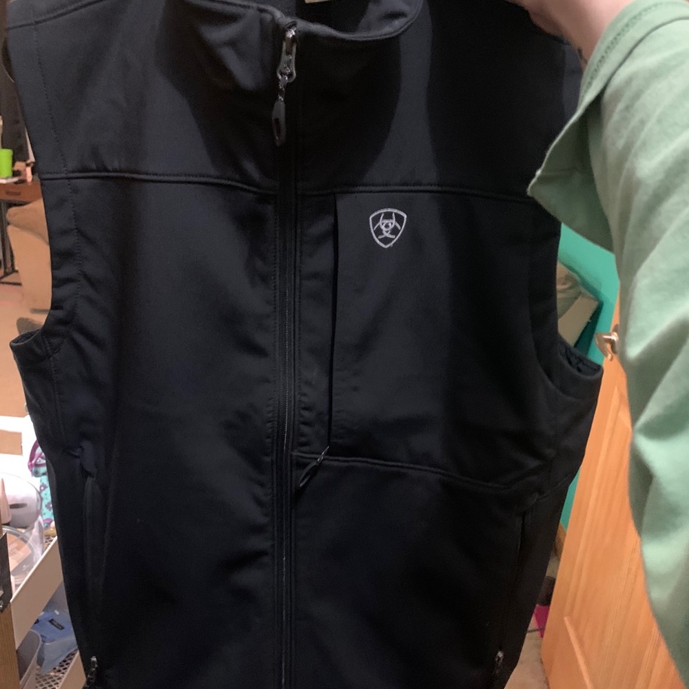 men’s ariat vest